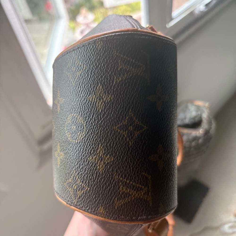 Louis Vuitton Monogram Brown Backpack - Picture 4 of 10